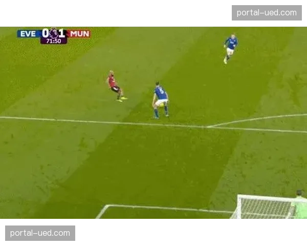 曼联客场1-0埃弗顿取关键三分，舍什科替补制胜助球队重返英超前四