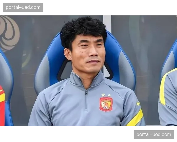 青岛西海岸除夕夜官宣八名新援,郑智接替邵佳一执教 青岛西海岸除夕夜官宣八名新援,郑智接替邵佳一执教